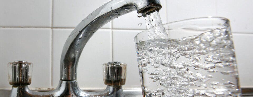NY-City-tap-water-image faucet filling water glass